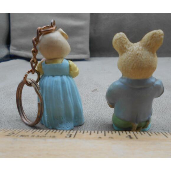 Miniature Anthropomorphic Pig Figures: Mama w/Baby (JC 1991), Dad w/Phone - Picture 5 of 8